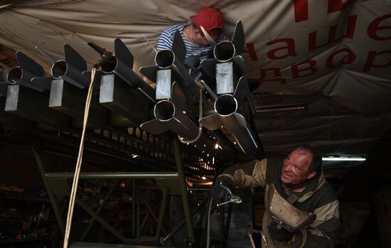 Мастер в Новосибирской области делает копии боевой техники времен ВОВ