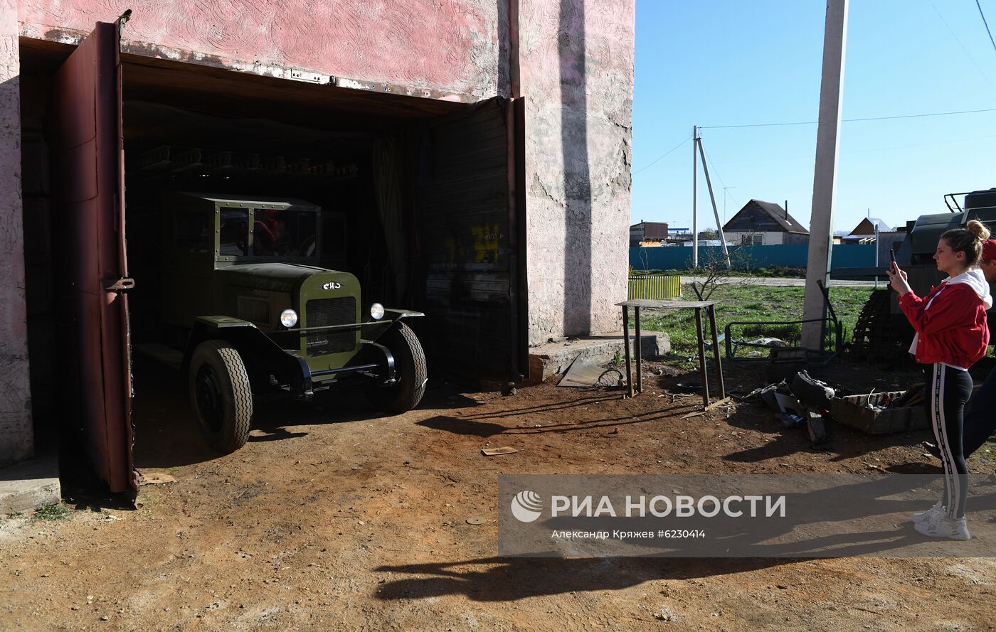 Мастер в Новосибирской области делает копии боевой техники времен ВОВ