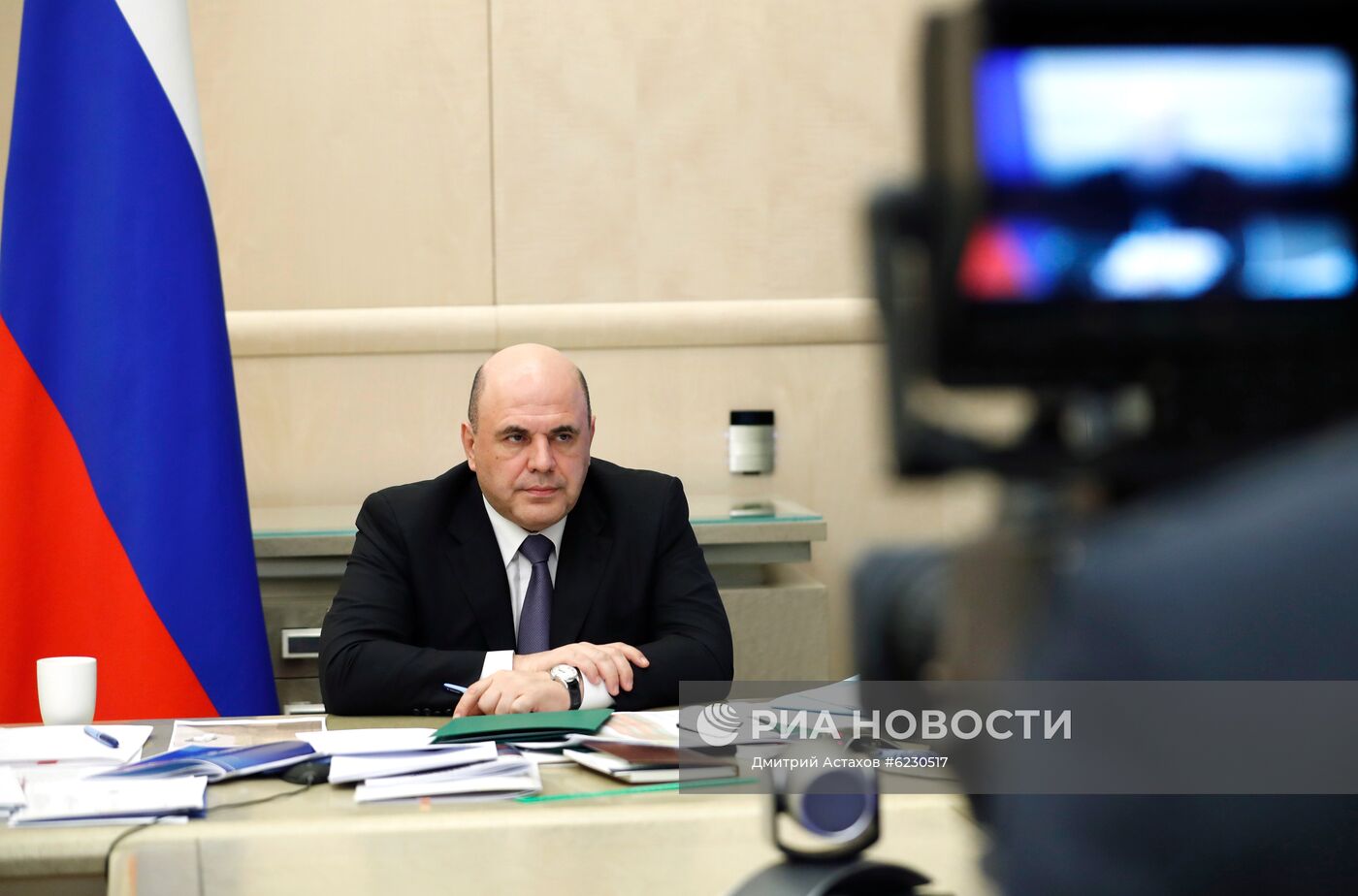 Президент РФ В. Путин провел совещание с главами регионов по борьбе с распространением коронавируса в РФ