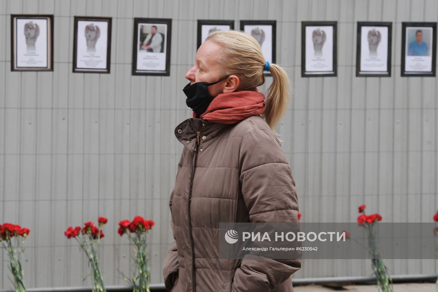 Мемориал в честь умерших от коронавируса медиков в Санкт-Петербурге