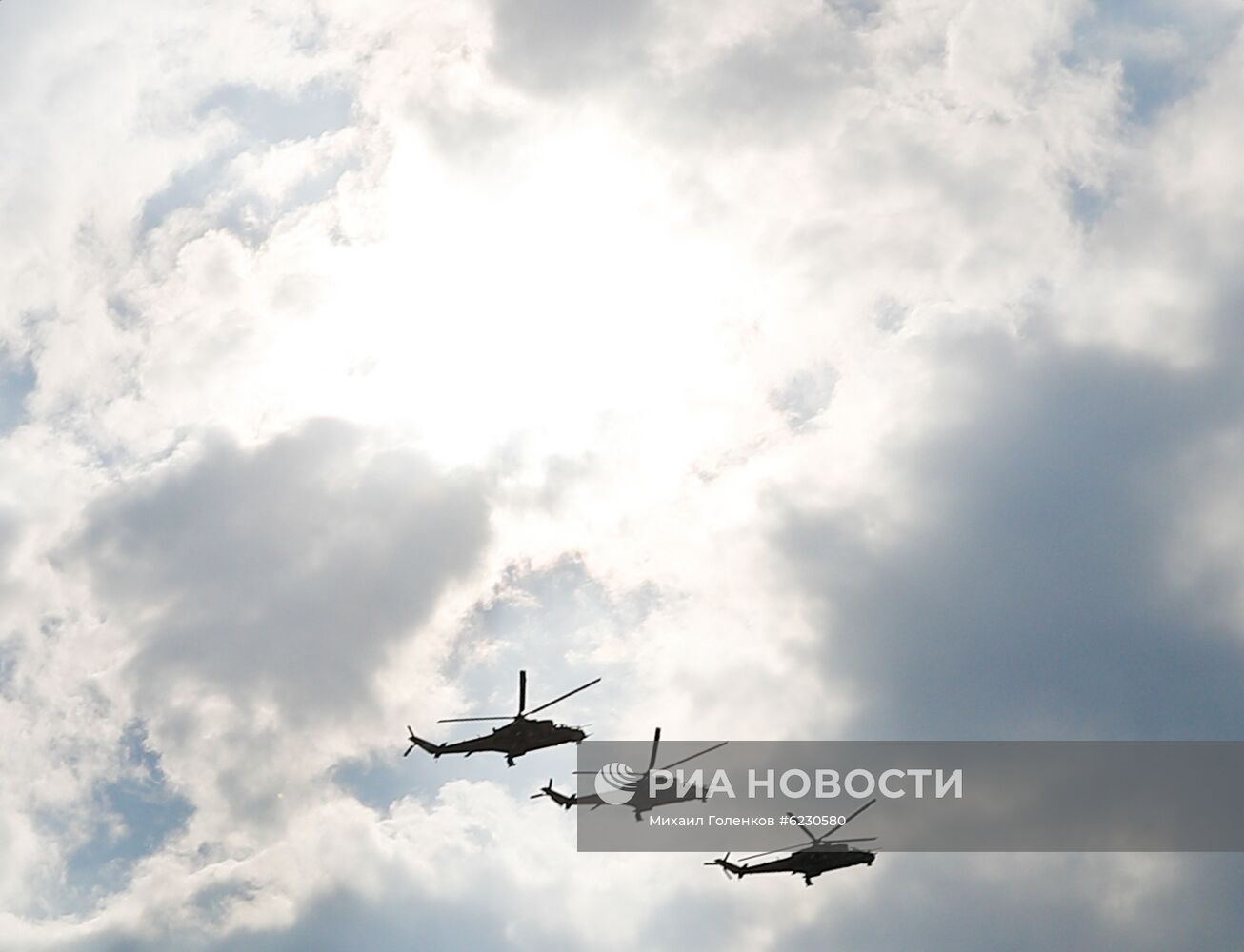 Репетиция пролёта военной авиации в Калининграде