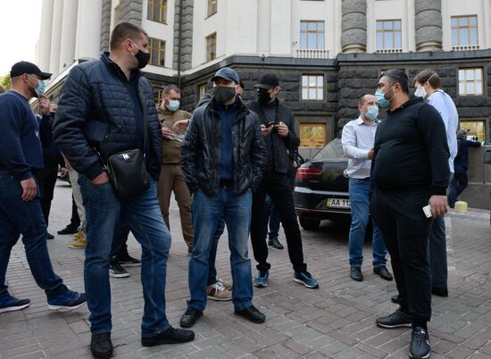 Акция с требованием прекращения карантина в Киеве