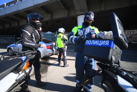 Сотрудники ГИБДД начали патрулирование дорог на мотоциклах