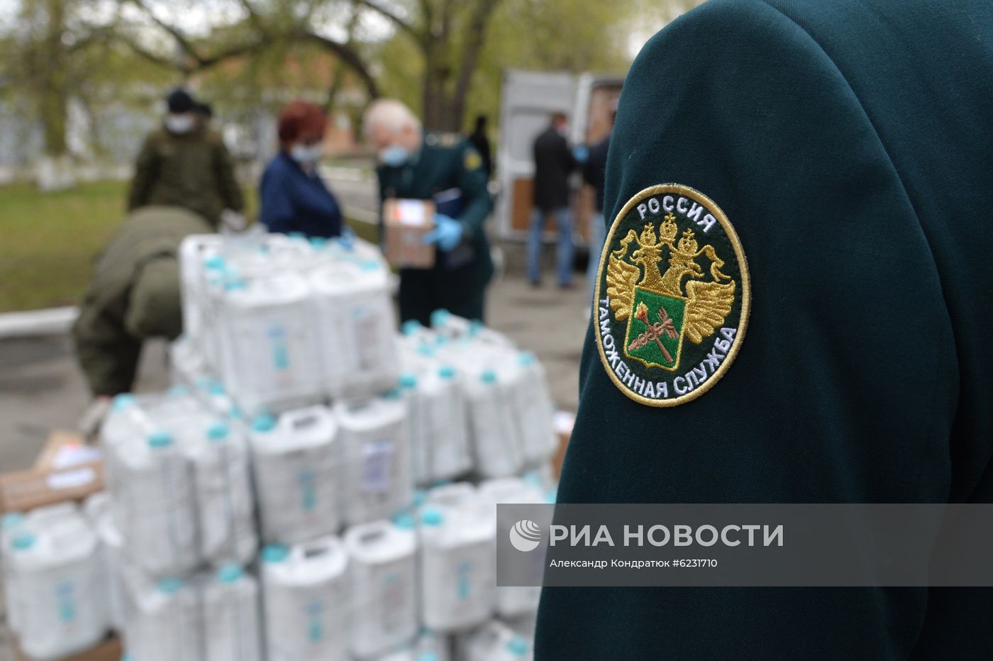 Уральские таможенники передали больнице 150 тысяч конфискованных медсредств