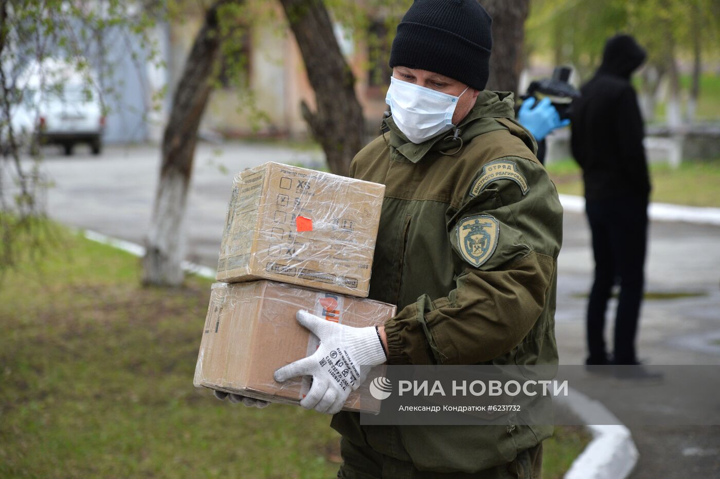 Уральские таможенники передали больнице 150 тысяч конфискованных медсредств