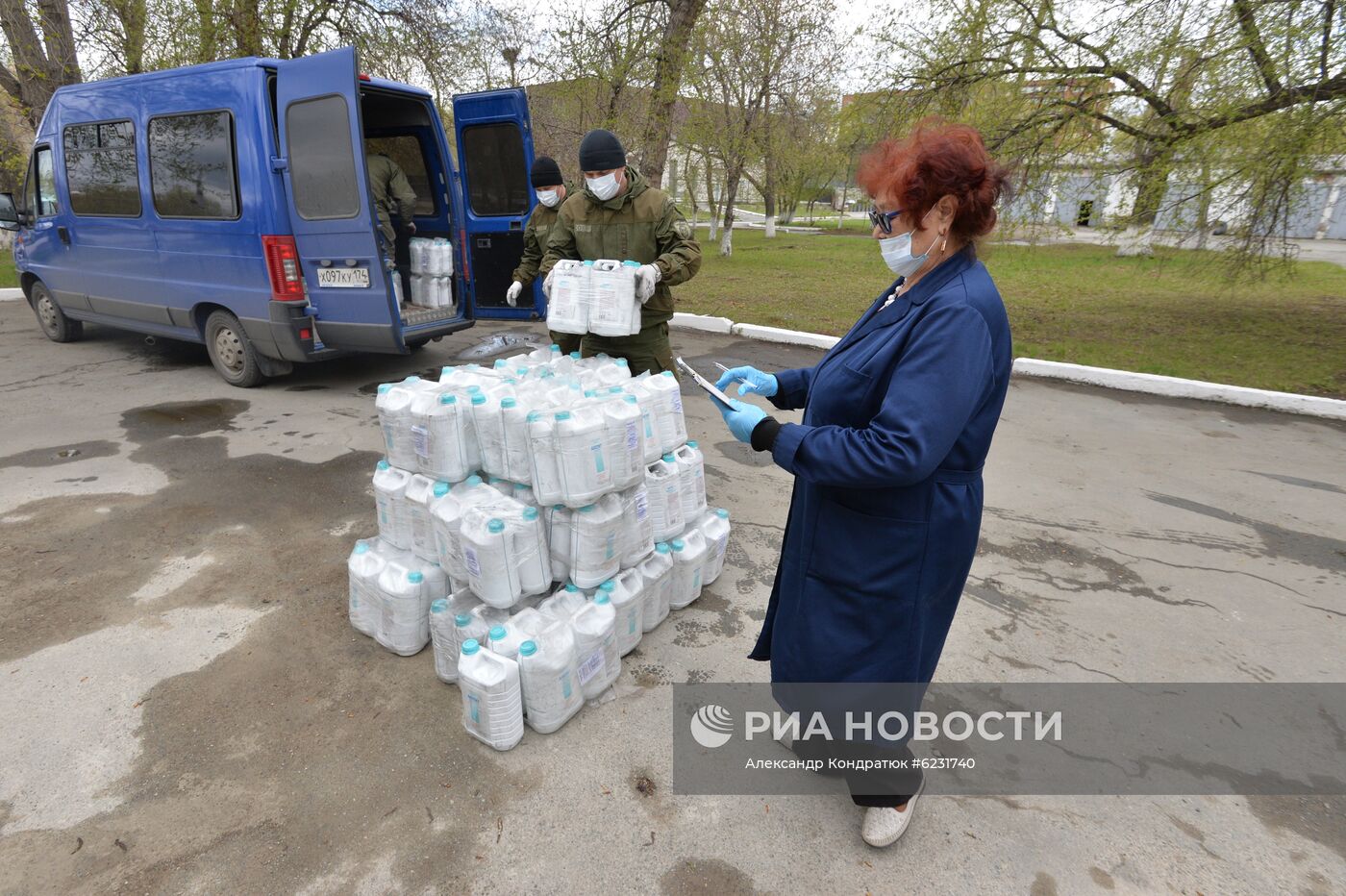 Уральские таможенники передали больнице 150 тысяч конфискованных медсредств