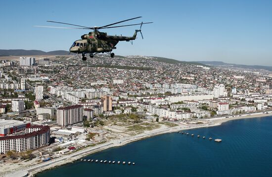 Репетиция воздушной части парада Победы в городах России