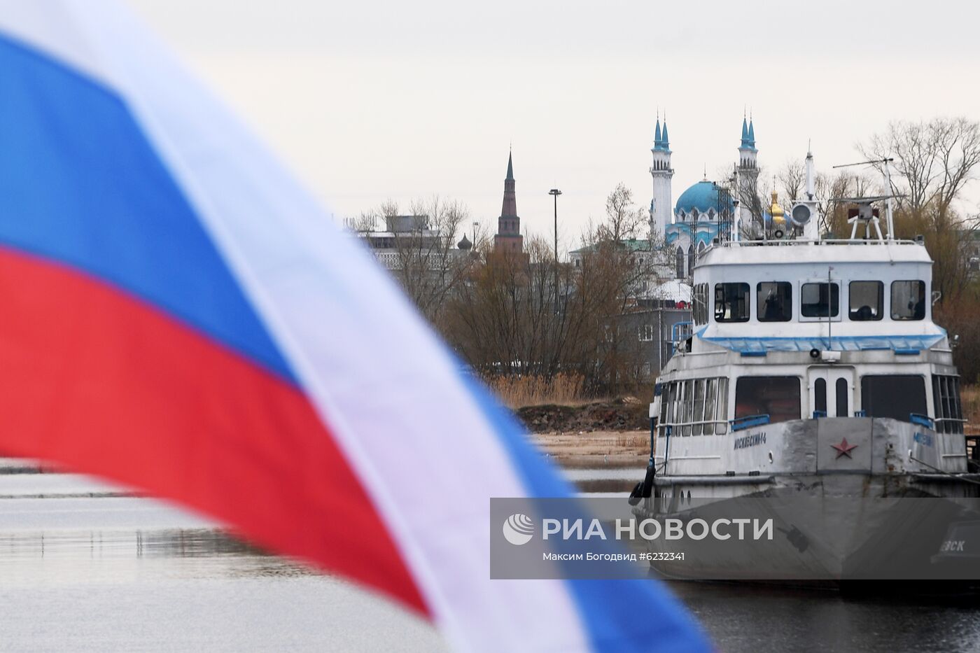 Открытие речной навигации в городах России