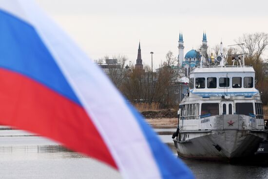 Открытие речной навигации в городах России