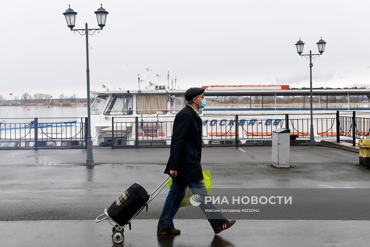 Открытие речной навигации в городах России