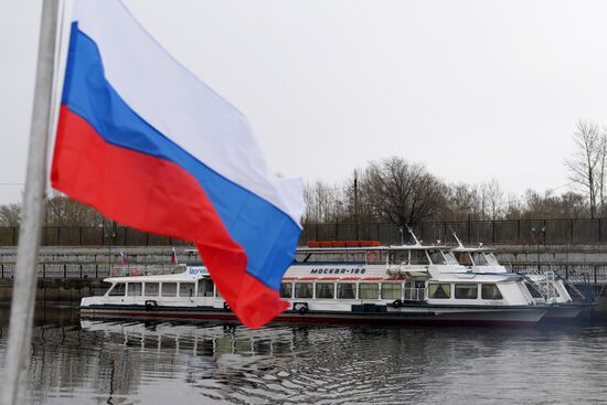 Открытие речной навигации в городах России