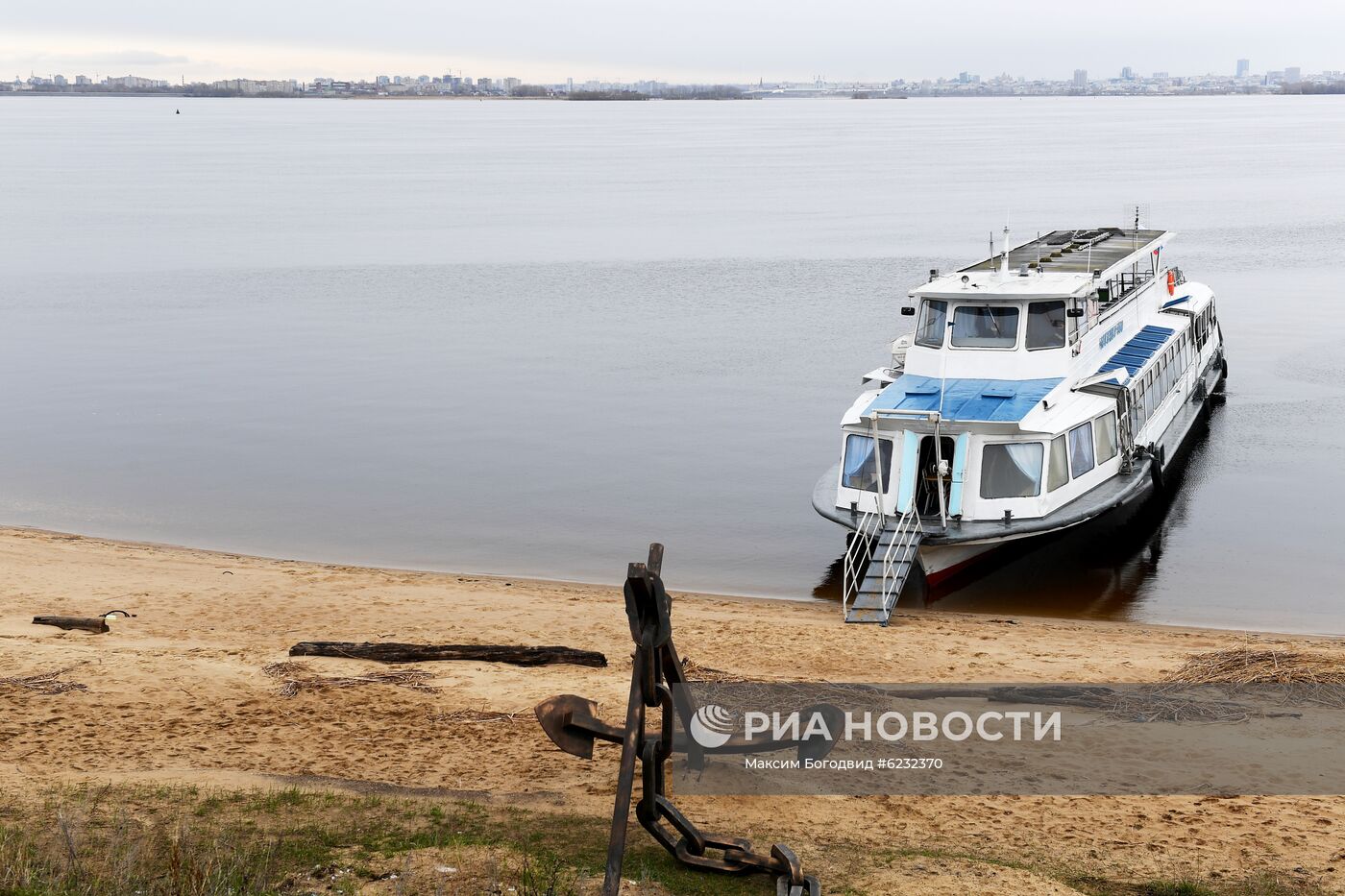 Открытие речной навигации в городах России