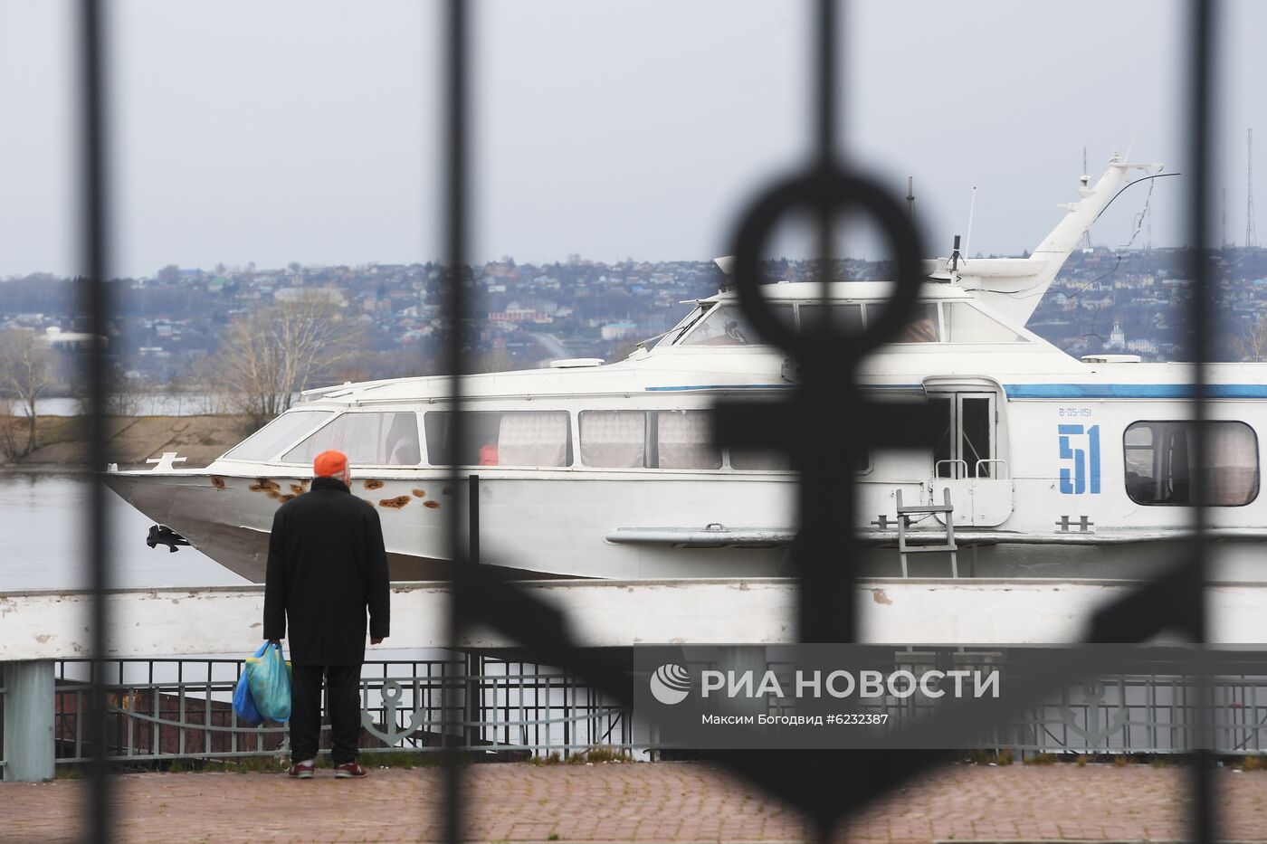 Открытие речной навигации в городах России