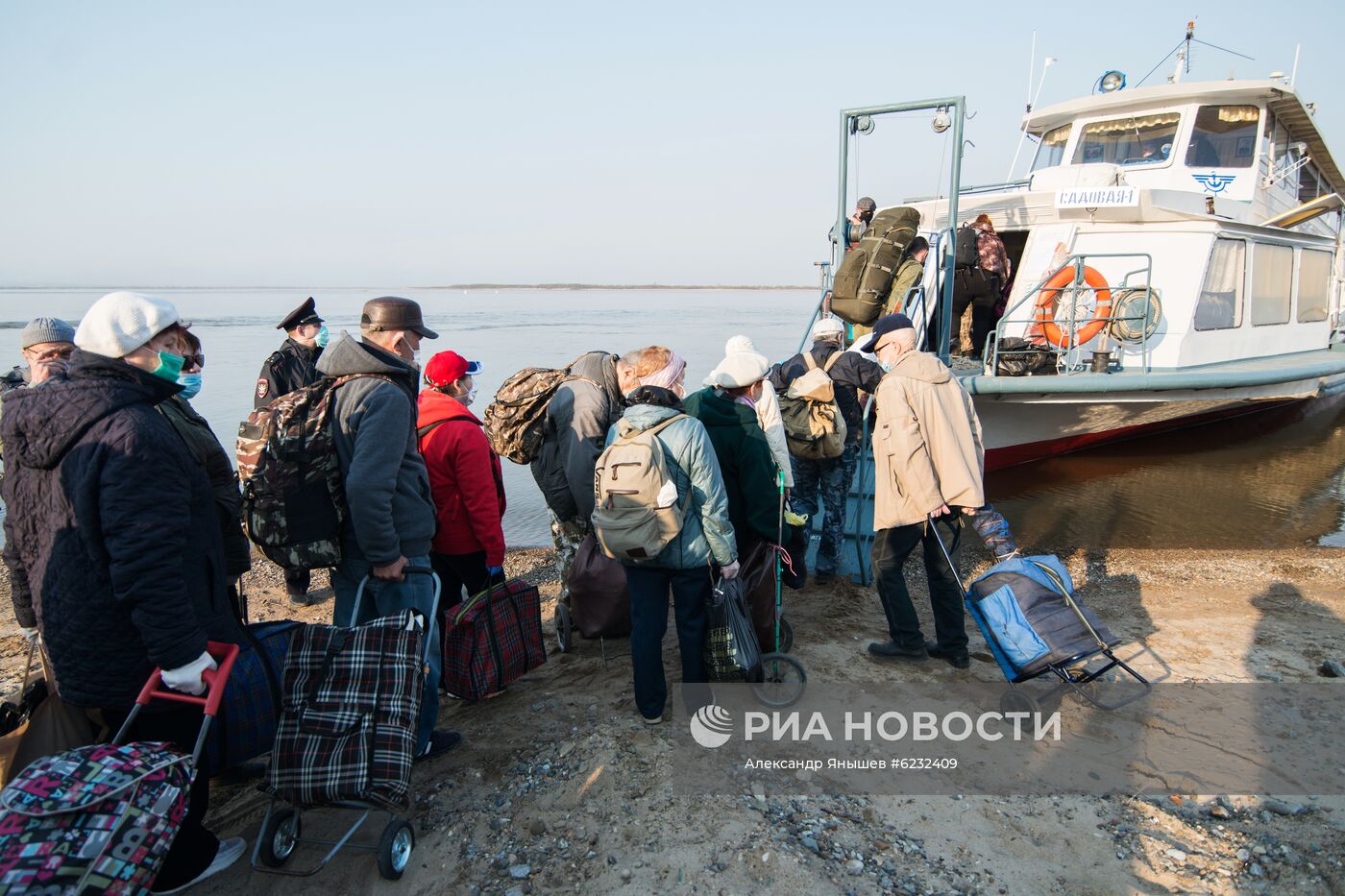 Открытие речной навигации в городах России