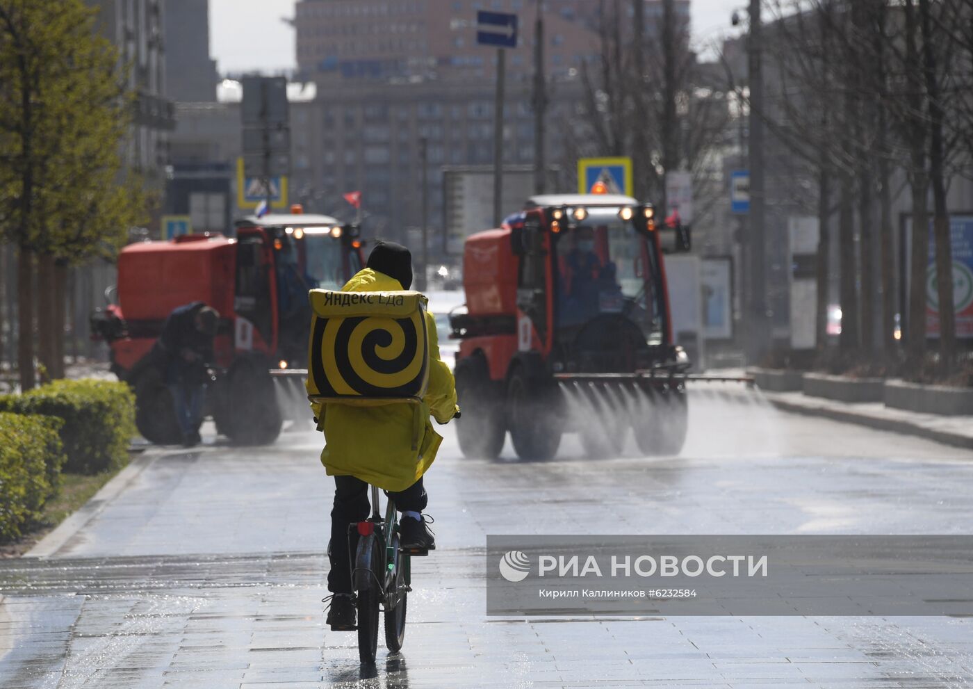 Дезинфекция улиц в Москве