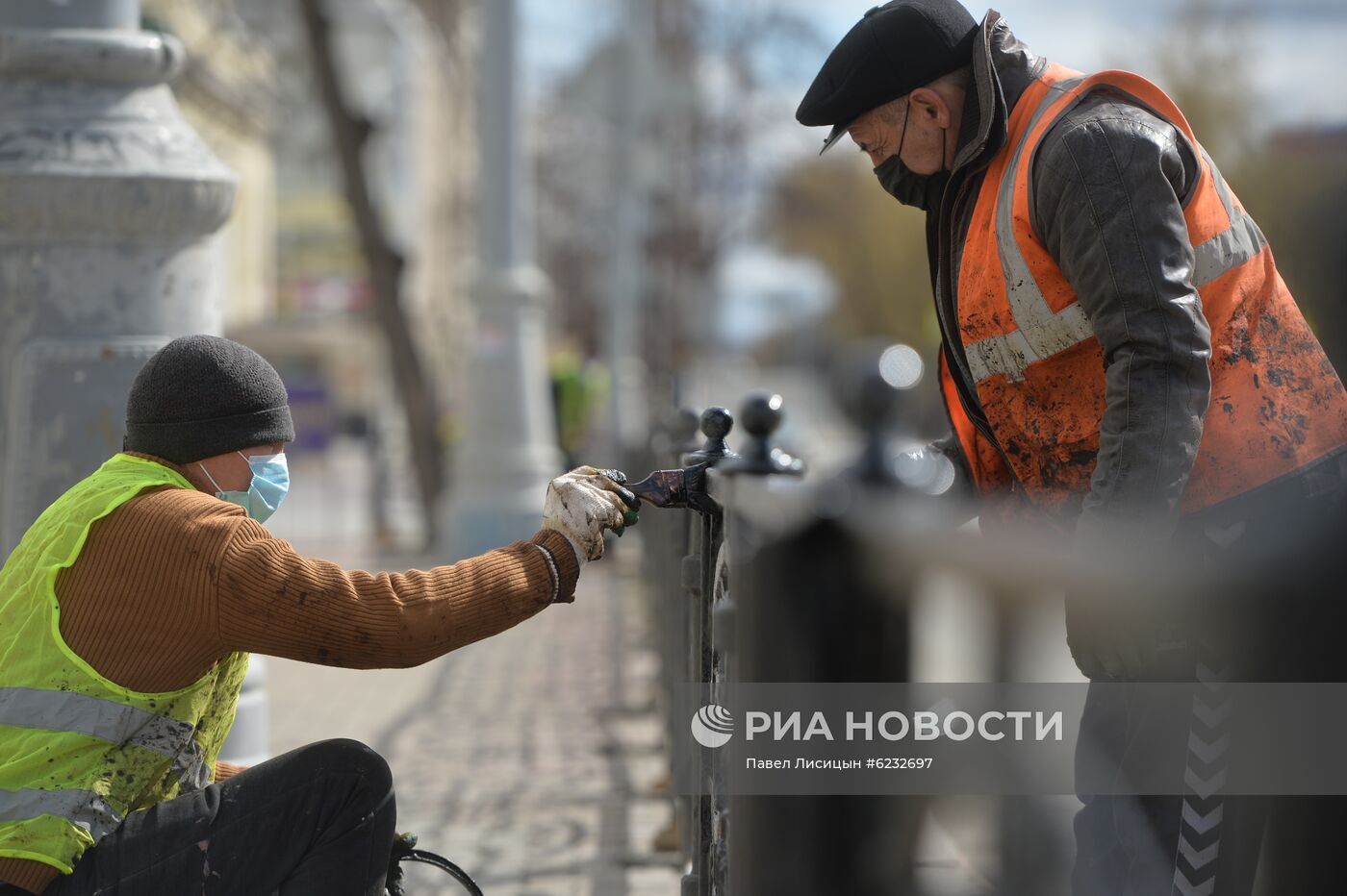 Обязательный масочный режим ввели на Урале и в Забайкалье