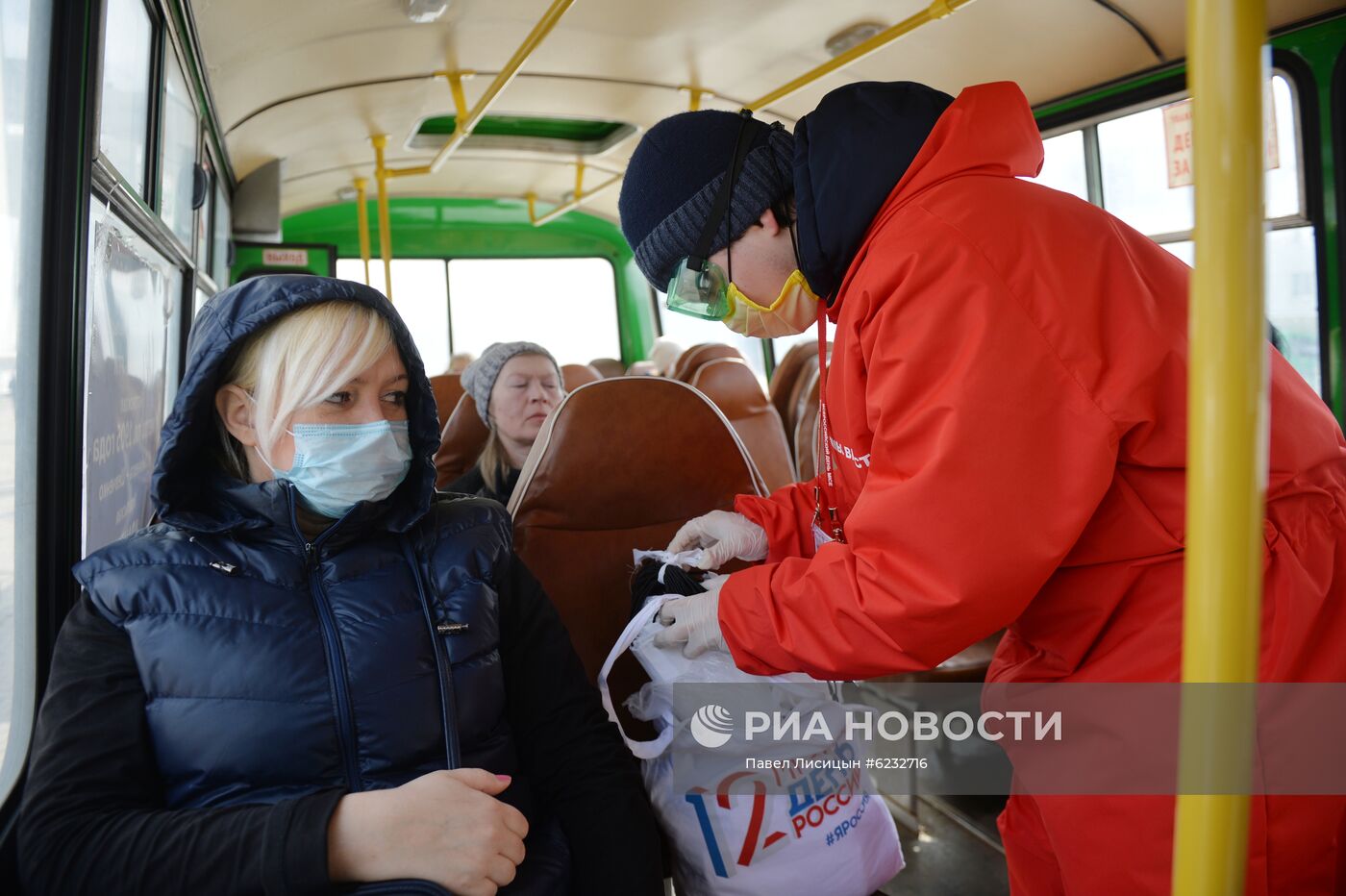 Обязательный масочный режим ввели на Урале и в Забайкалье