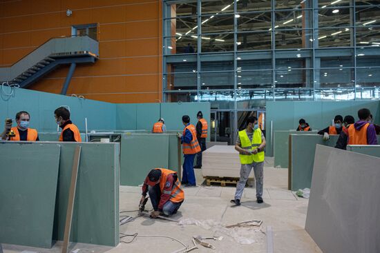 Строительство временного госпиталя в павильоне 75 на ВДНХ