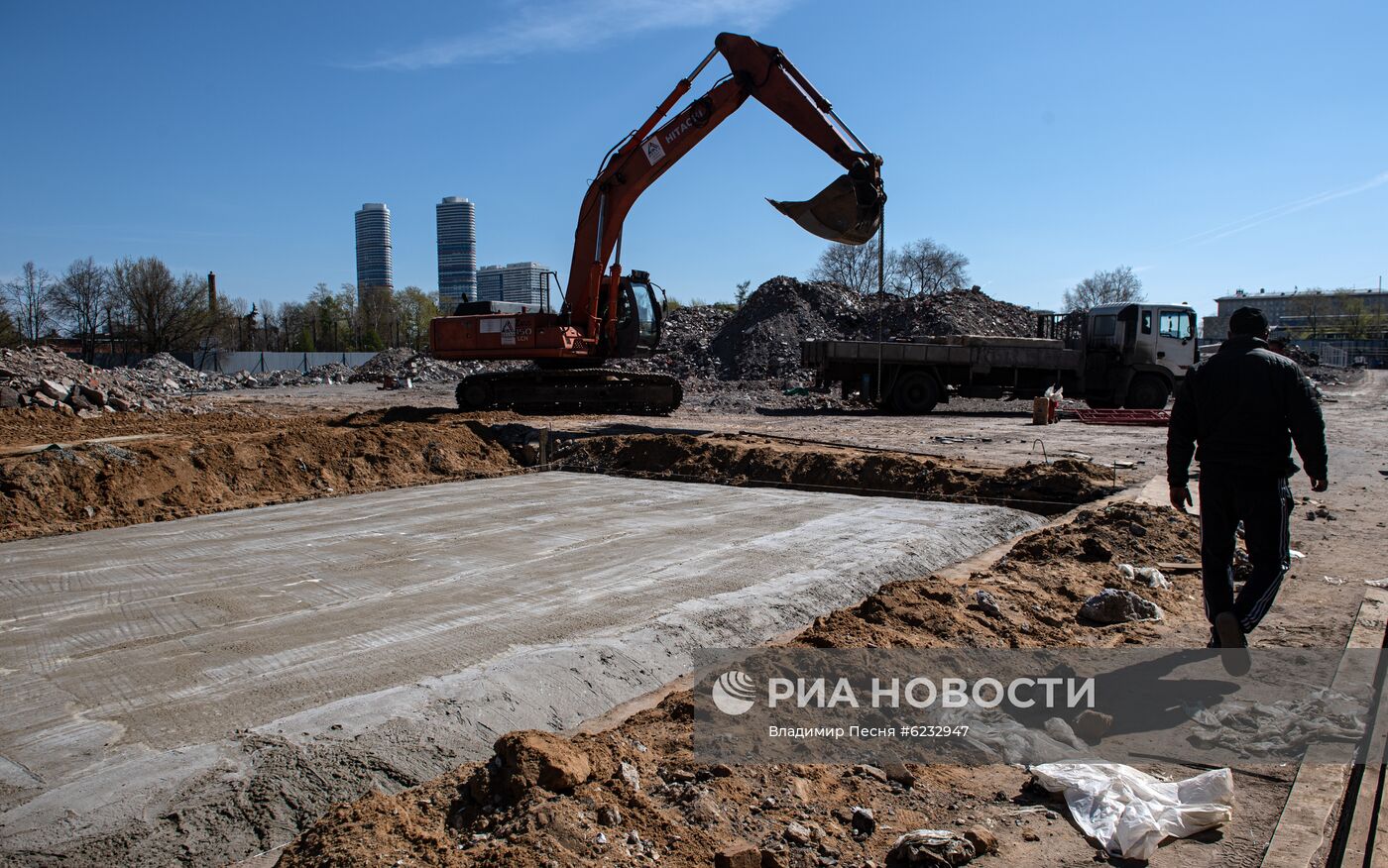 Строительство временного госпиталя в павильоне 75 на ВДНХ