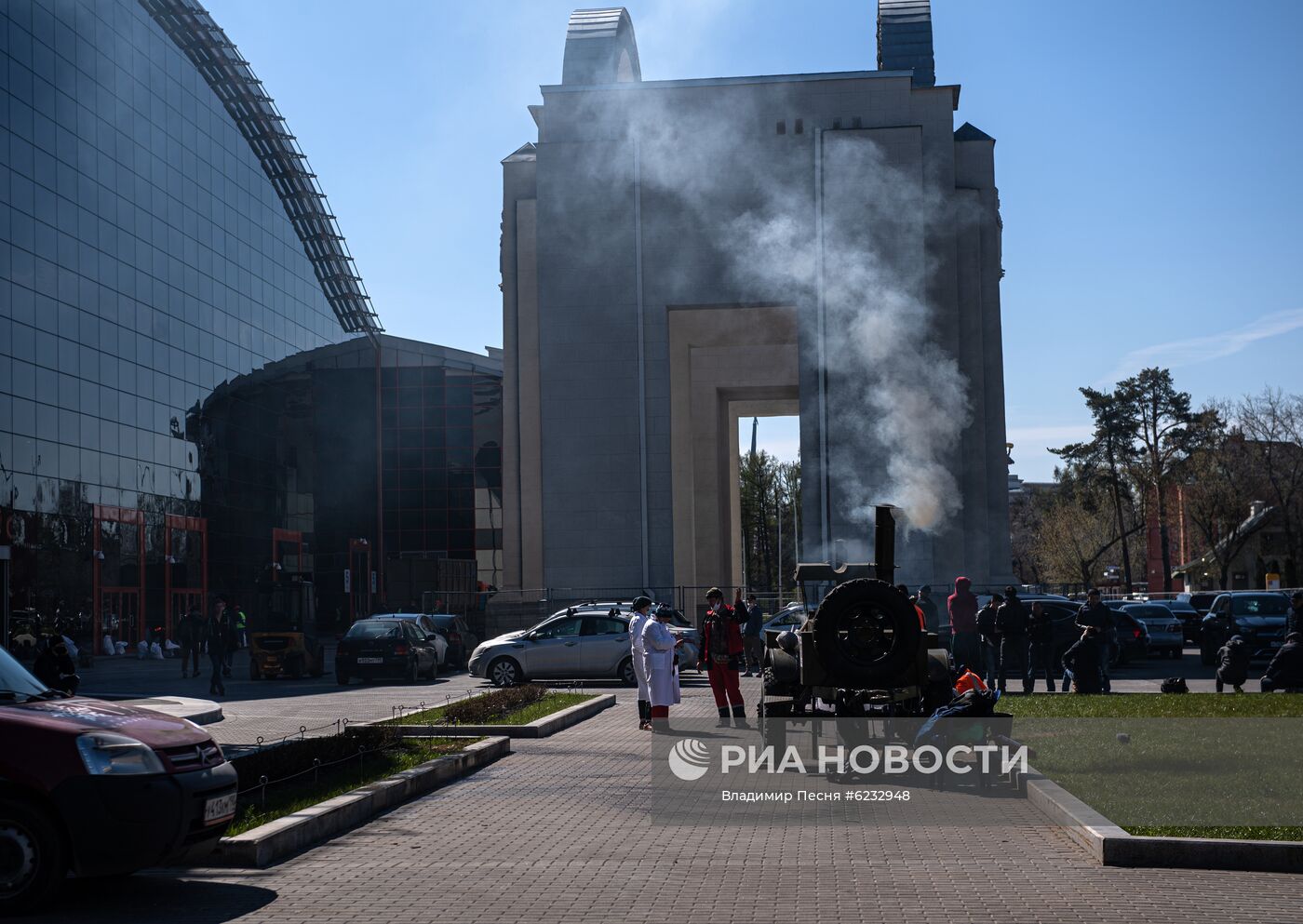 Строительство временного госпиталя в павильоне 75 на ВДНХ