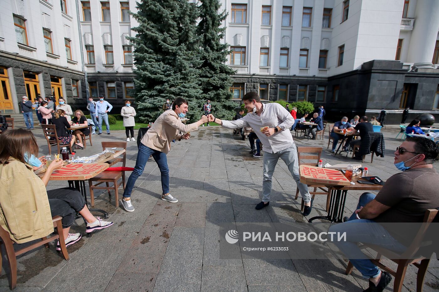 Акция с требованием отмены карантина в Киеве