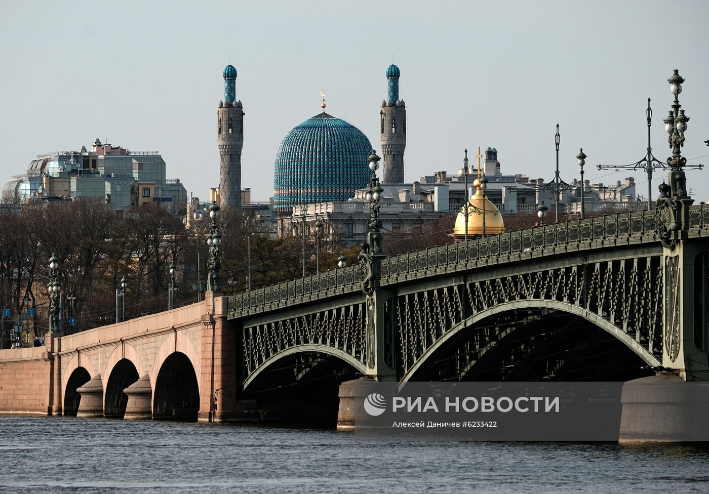 Санкт-Петербург во время пандемии COVID-19