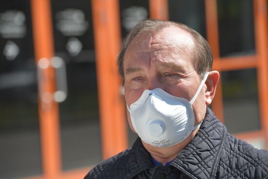 Строительство временного госпиталя в павильоне 75 на ВДНХ