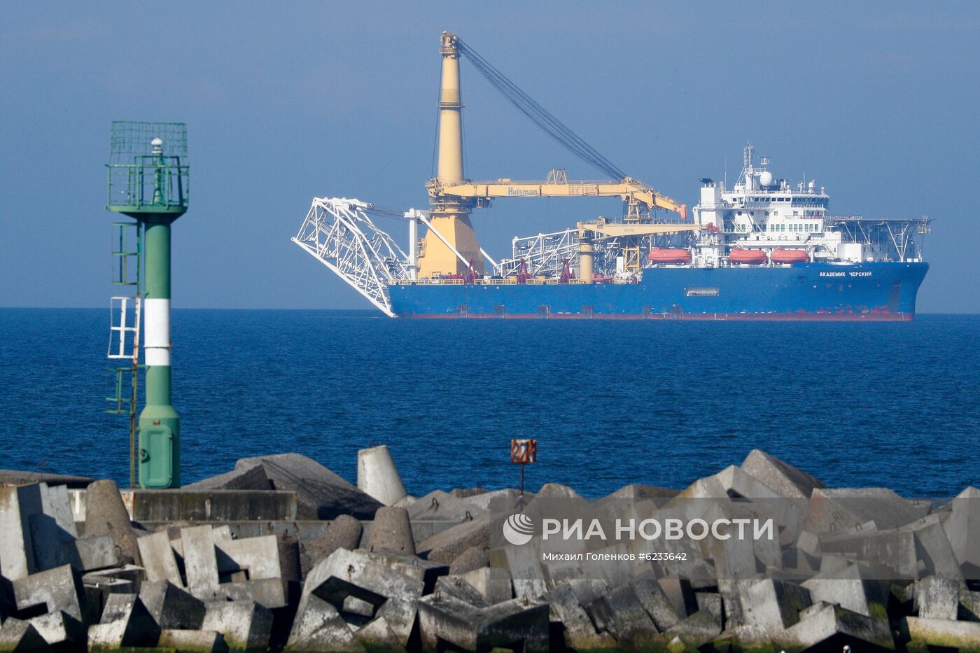 Прибытие трубоукладчика "Академик Черский" в порт Калининграда