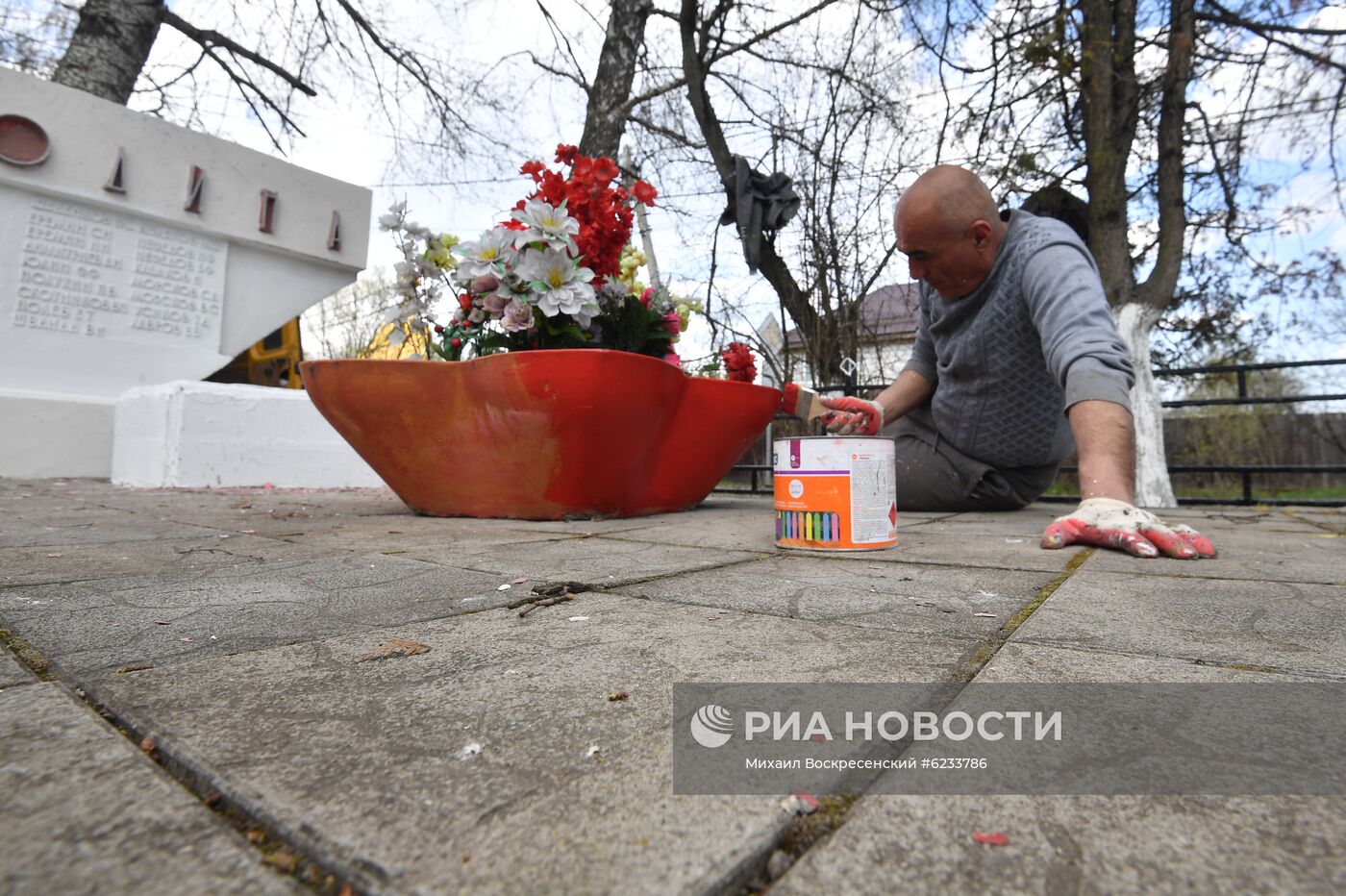 Благоустройство памятников к 75-летию Победы