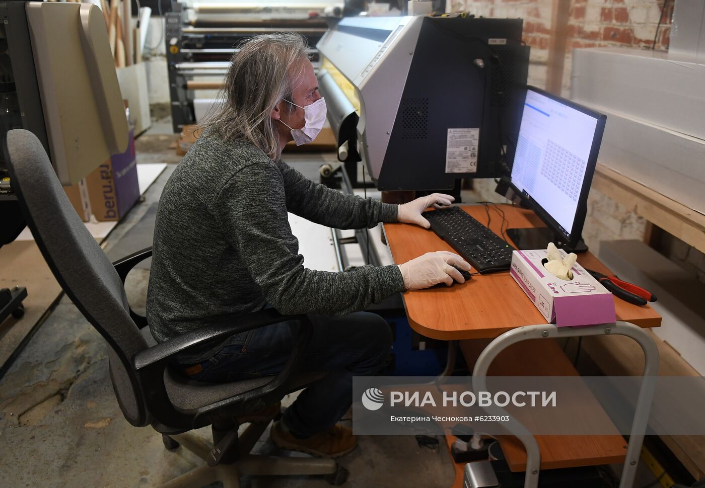Производство защитных щитков от коронавируса для врачей