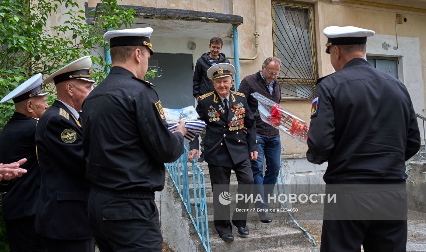 Персональный парад для ветерана Великой Отечественной войны Л. И. Кузина