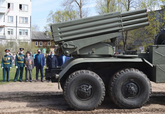 Персональный парад для ветеранов Великой Отечественной войны в Санкт-Петербурге