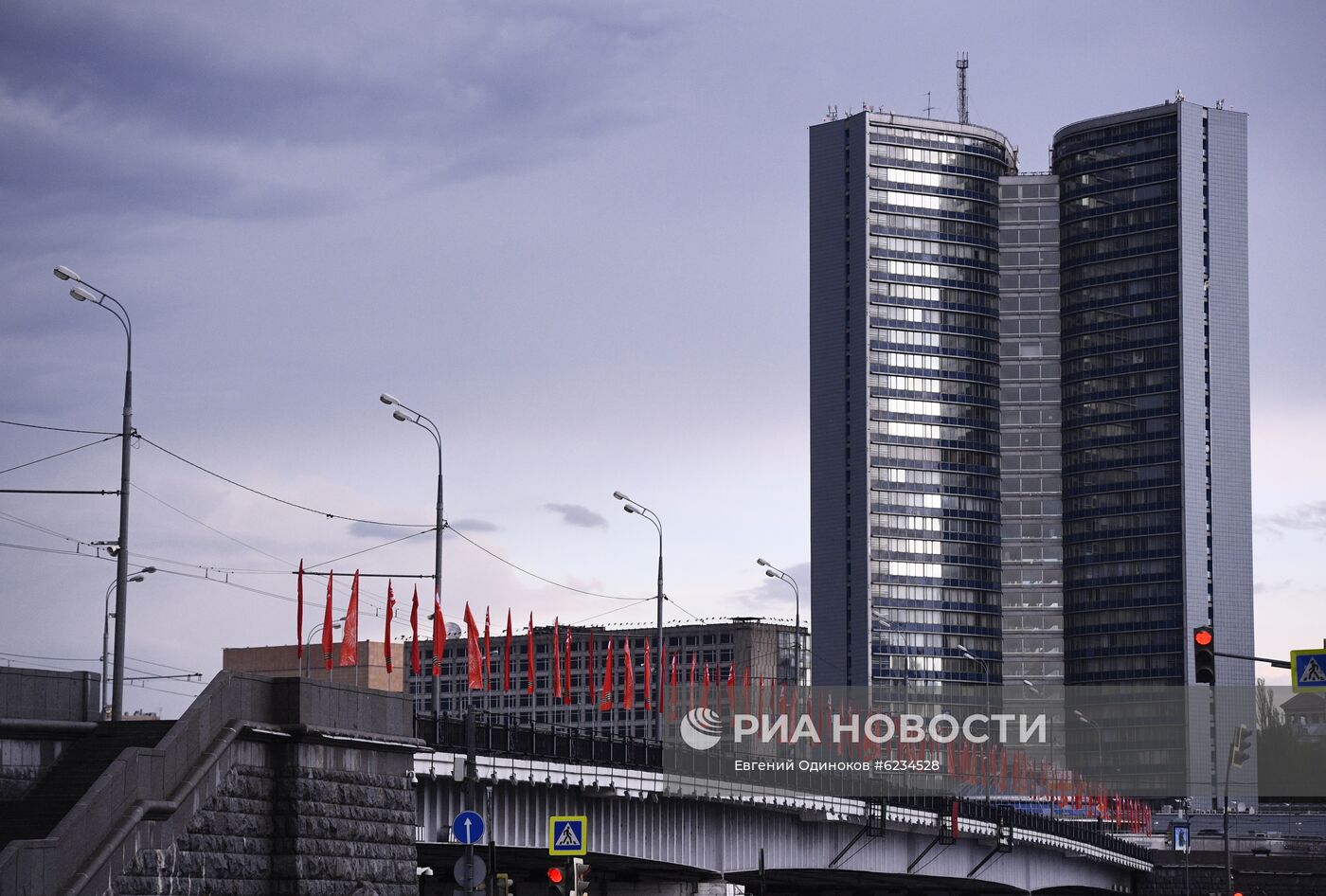 Украшение Москвы ко Дню Победы