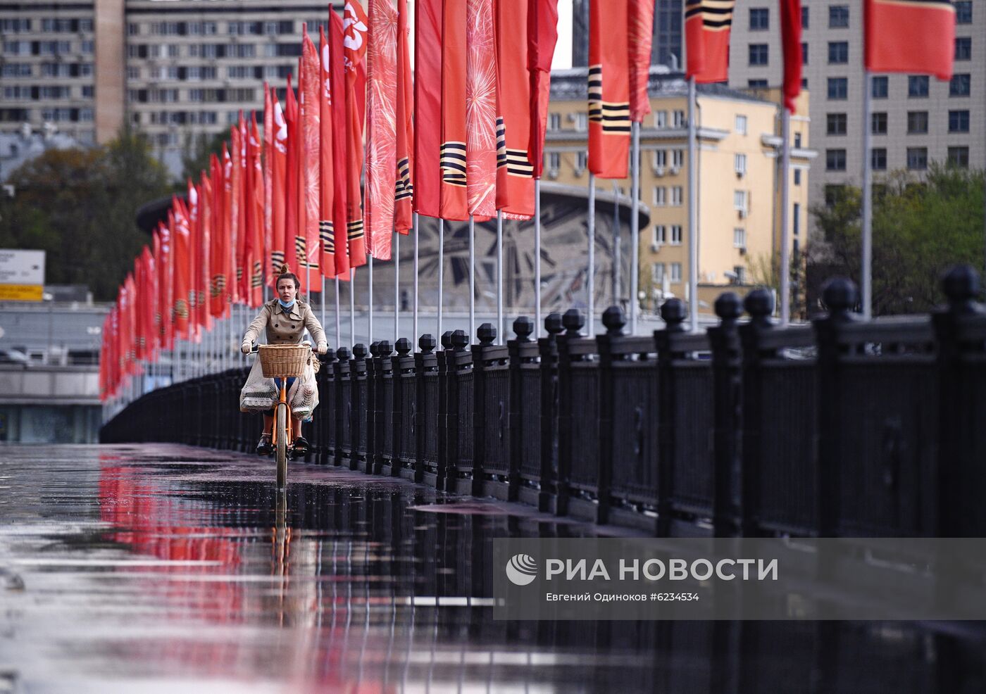 Украшение Москвы ко Дню Победы