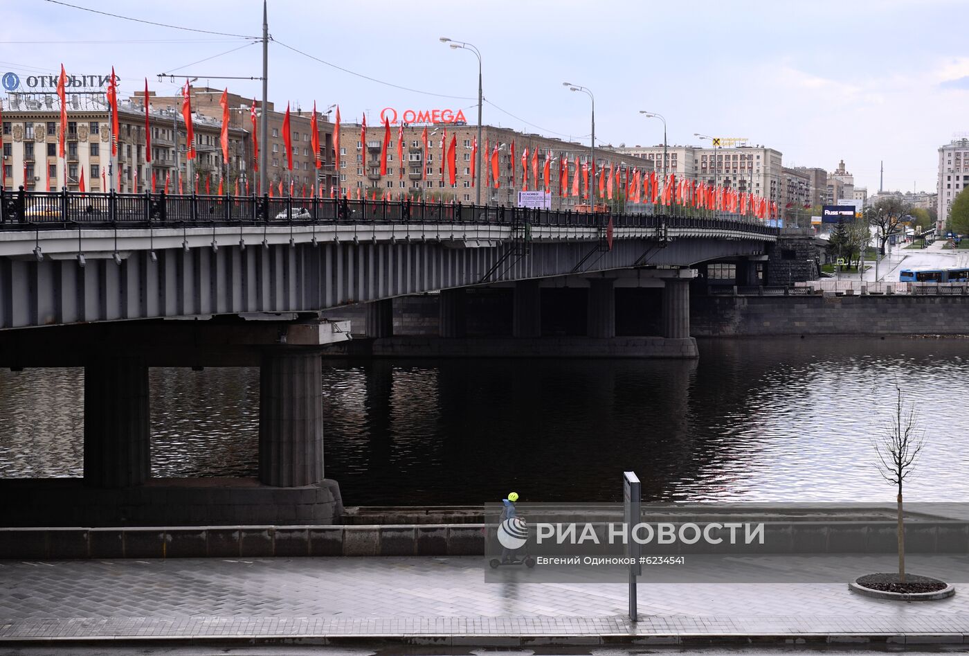 Украшение Москвы ко Дню Победы