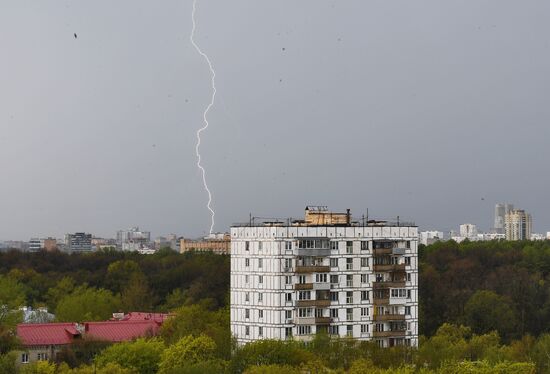 Дождь в Москве