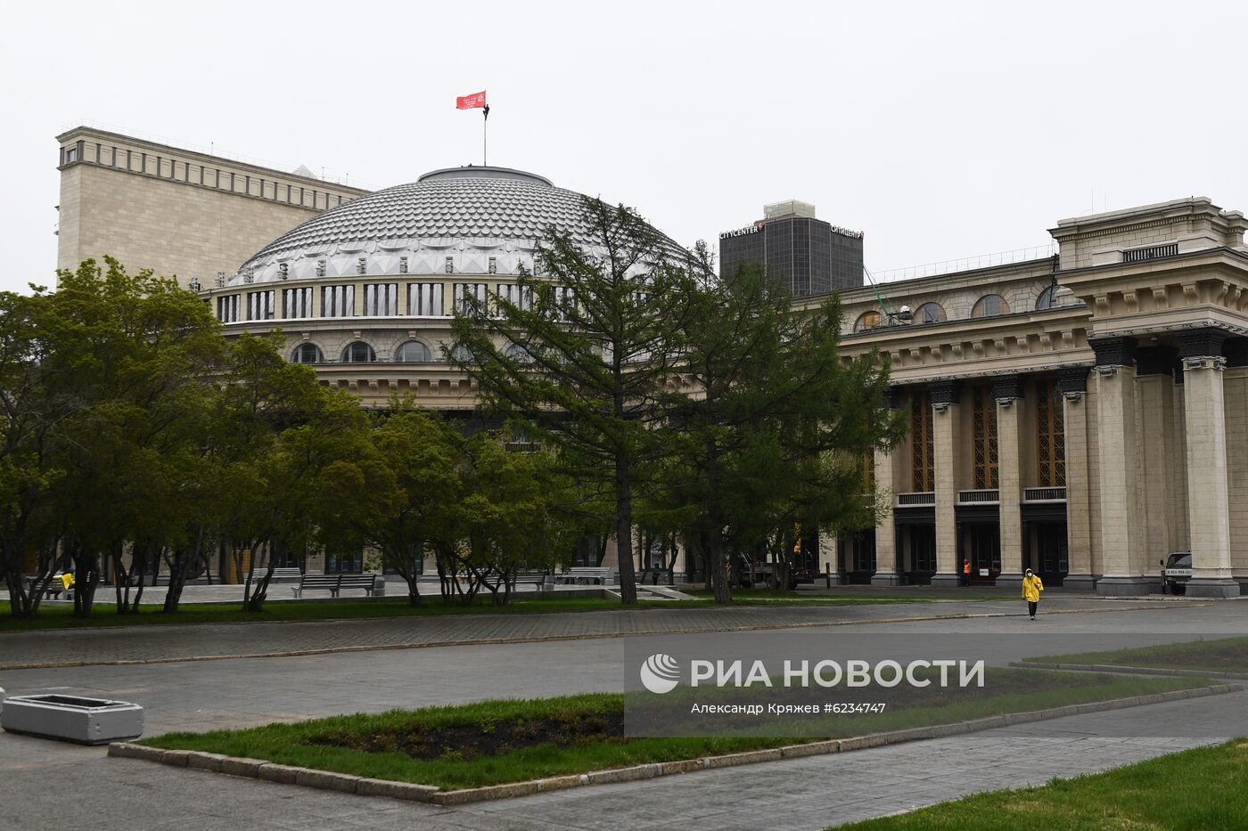 Подготовка к празднованию Дня Победы в городах России