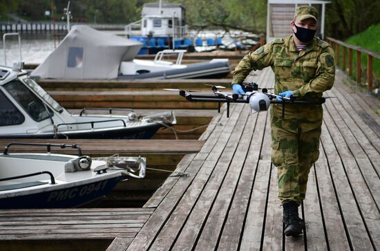 Росгвардия использует беспилотники и катера для выявления нарушителей режима самоизоляции