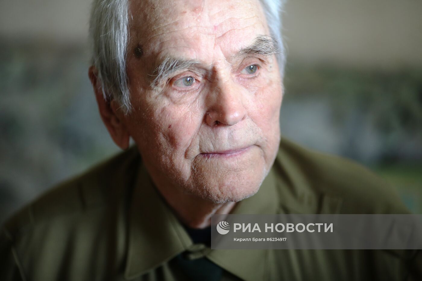 Военнослужащие поздравили ветеранов Великой Отечественной войны с наступающим Днем Победы