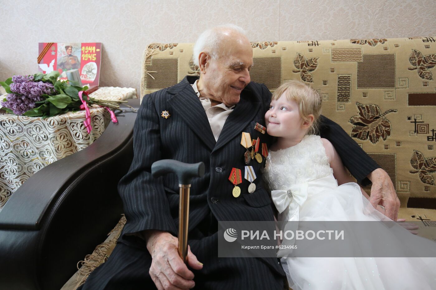 Военнослужащие поздравили ветеранов Великой Отечественной войны с наступающим Днем Победы