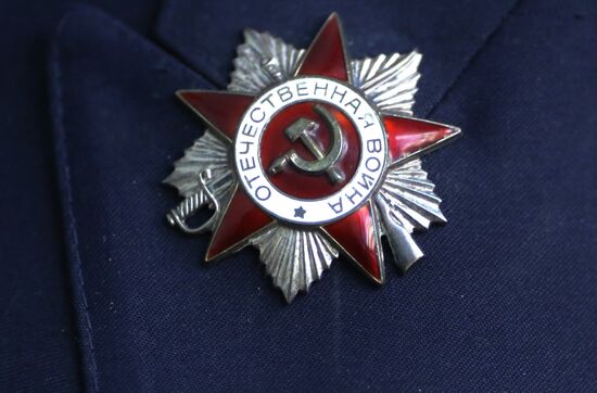 Военнослужащие поздравили ветеранов Великой Отечественной войны с наступающим Днем Победы