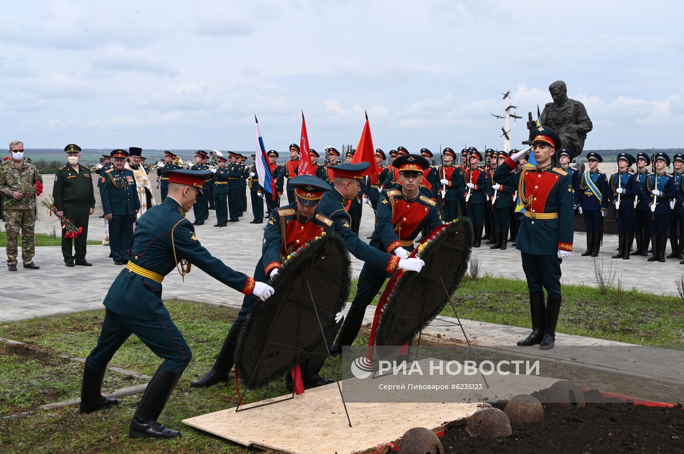 Церемония захоронения останков воинов, павших в боях в годы Великой Отечественной войны