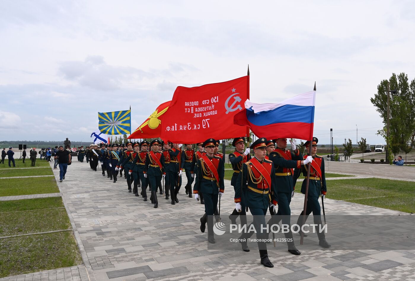 Церемония захоронения останков воинов, павших в боях в годы Великой Отечественной войны