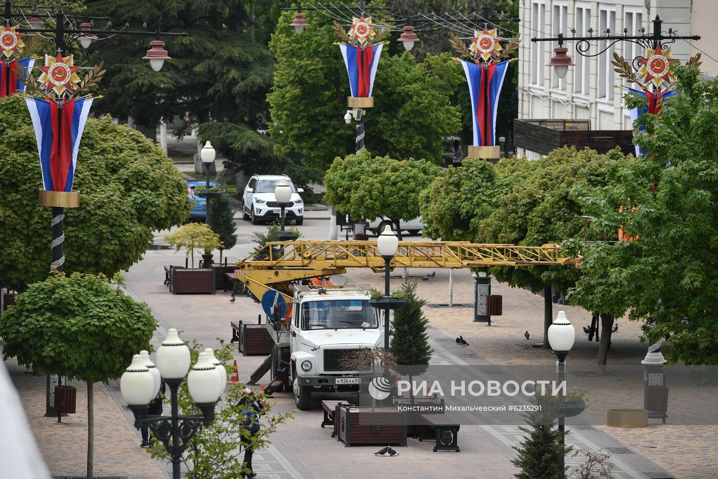 Подготовка к празднованию Дня Победы в городах России