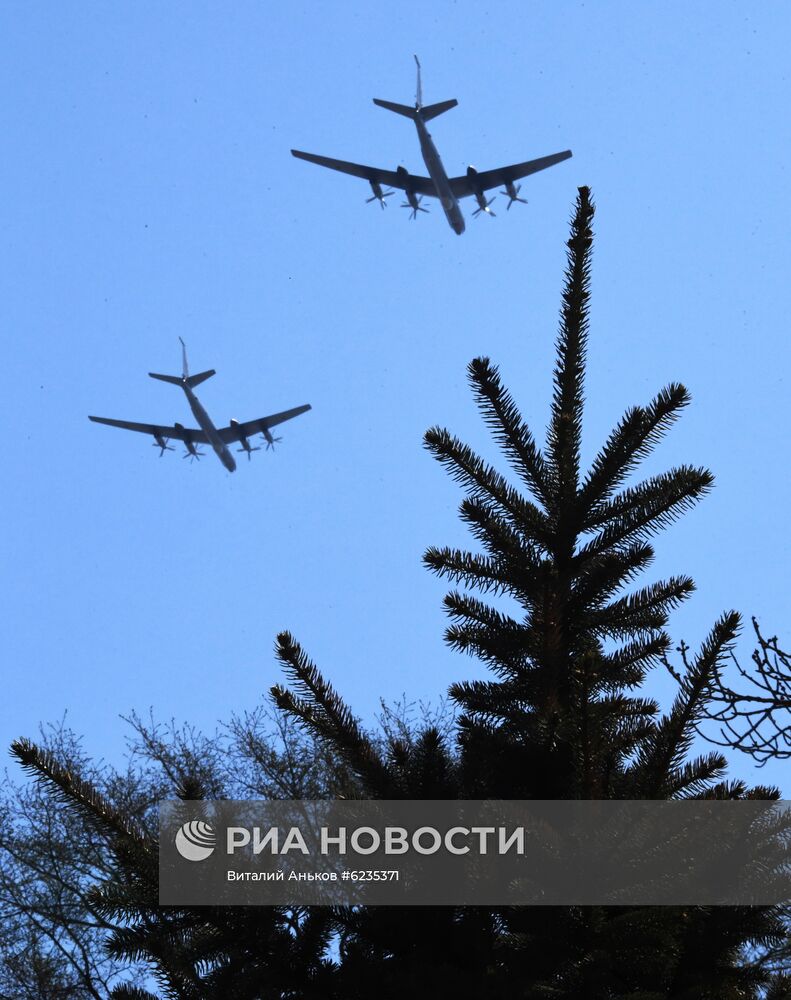 Репетиция воздушной части парада Победы в городах России