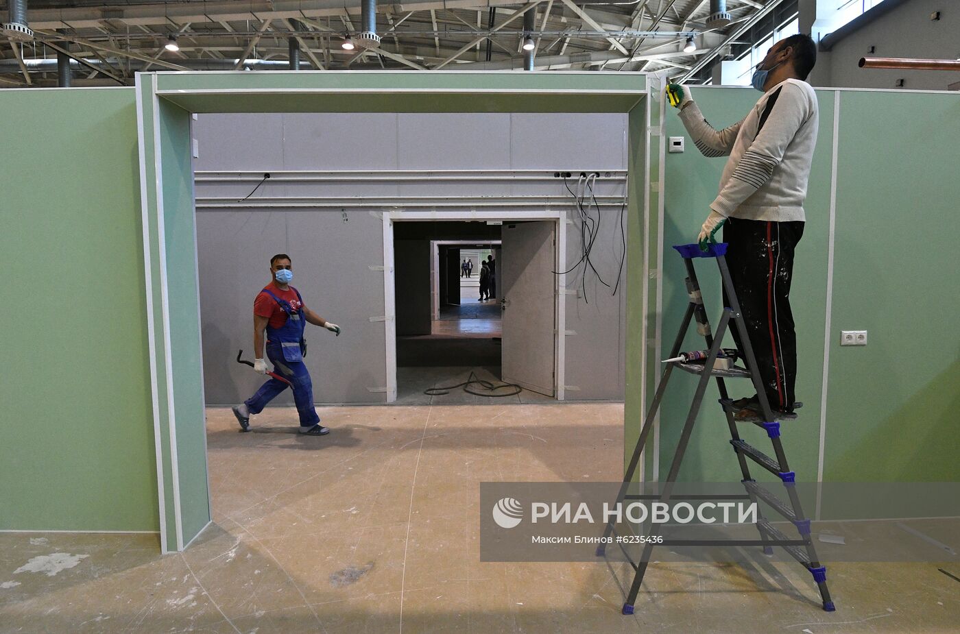 Временный госпиталь COVID-19 в павильоне No75 на ВДНХ