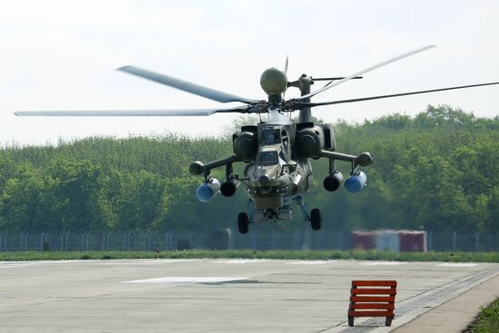 Репетиция воздушной части парада Победы в городах России