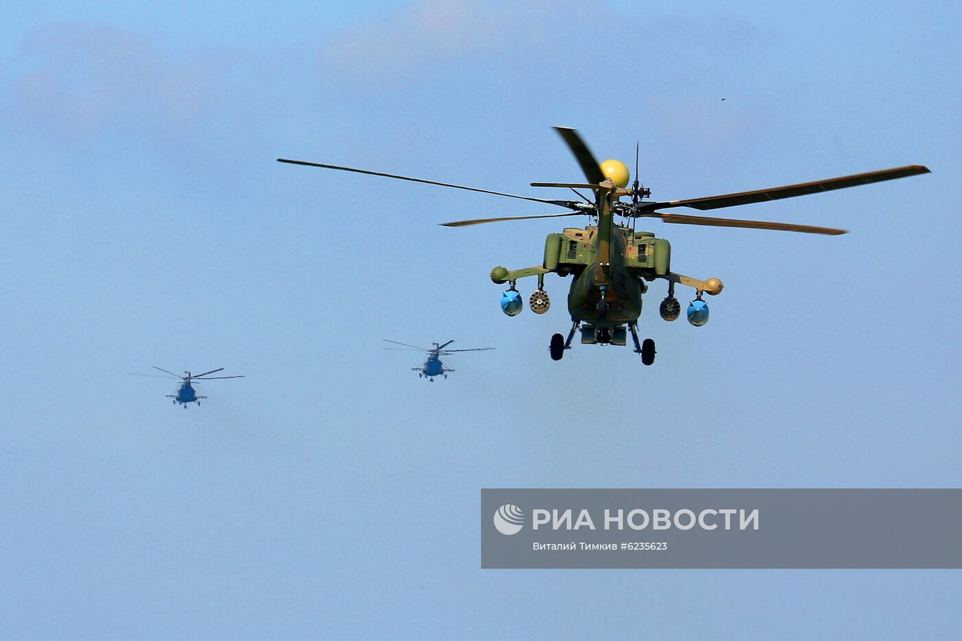 Репетиция воздушной части парада Победы в городах России