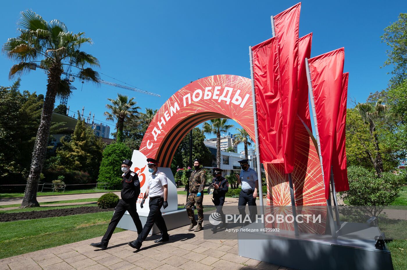 Подготовка к празднованию Дня Победы в городах России