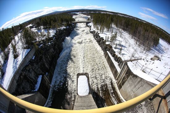 Сброс воды на водохранилищах в Мурманской области